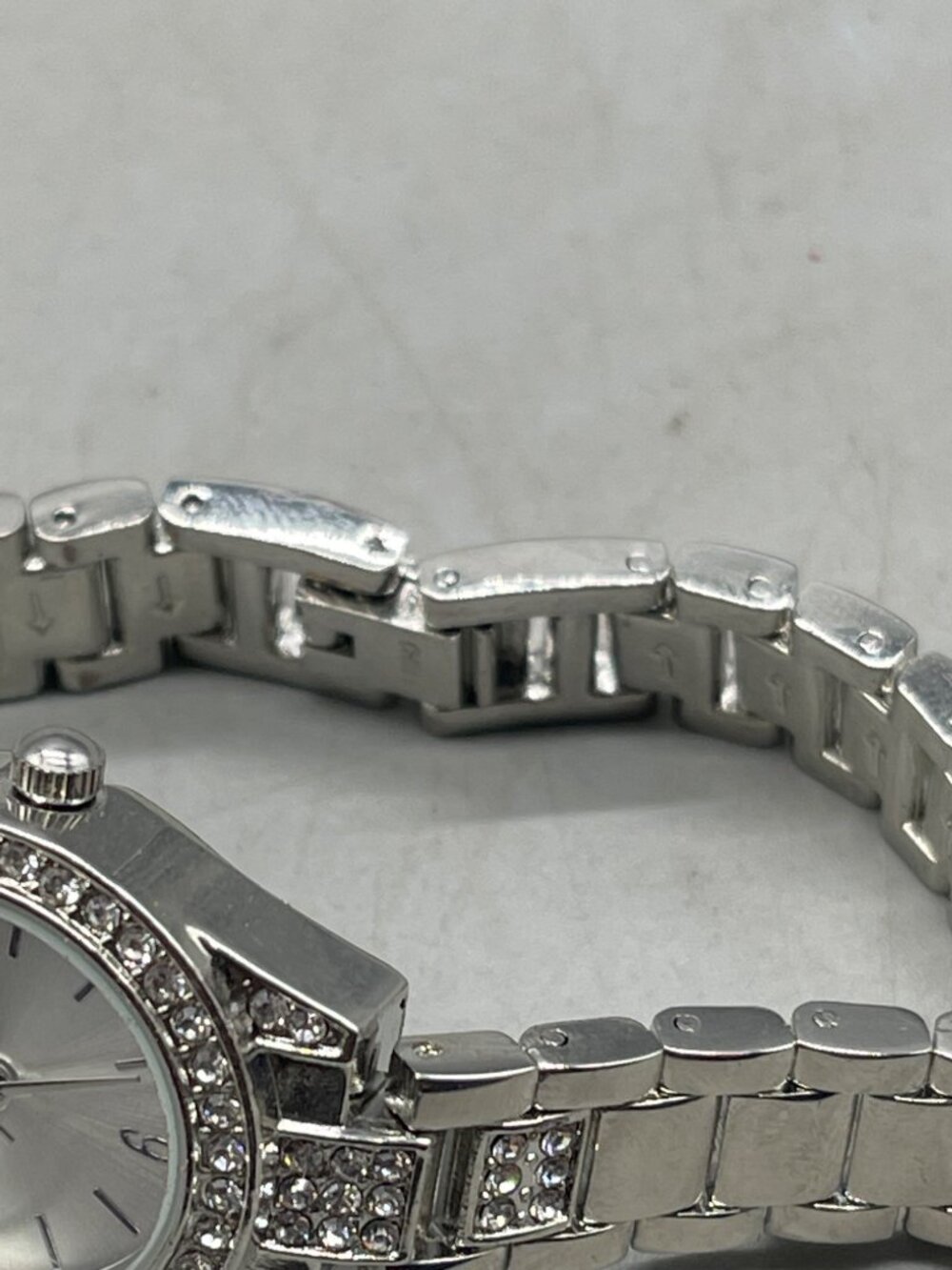 Time and Tru Watch Women’s Wrist Watch Crystal needs battery silver color READ - Picture 4 of 5